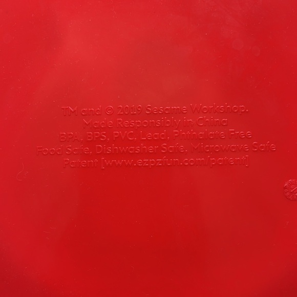 ezpz Mini Mat (Elmo red) - 100% Silicone Plates with Suction & Built-in Placemat - Picture 2 of 2